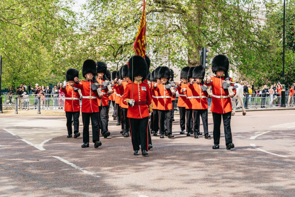 London: Changing of the Guard Walking Tour Experience - Directions