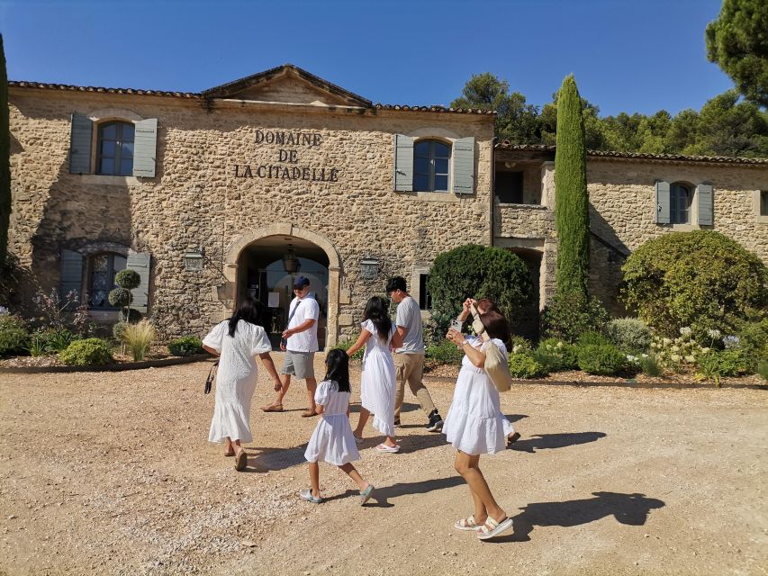 Luberon Wine and Charm: Explore the Flavors of the South - Artistic Escape in Lacoste