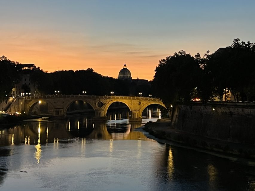 Rome: Private Evening Walking Tour With Aperitivo and Gelato - Meeting Point and Guide Information