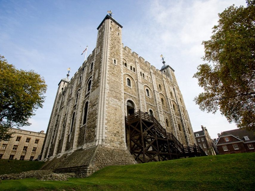 Tower of London: Opening Ceremony, Crown Jewels & Beefeaters - Accessibility Details