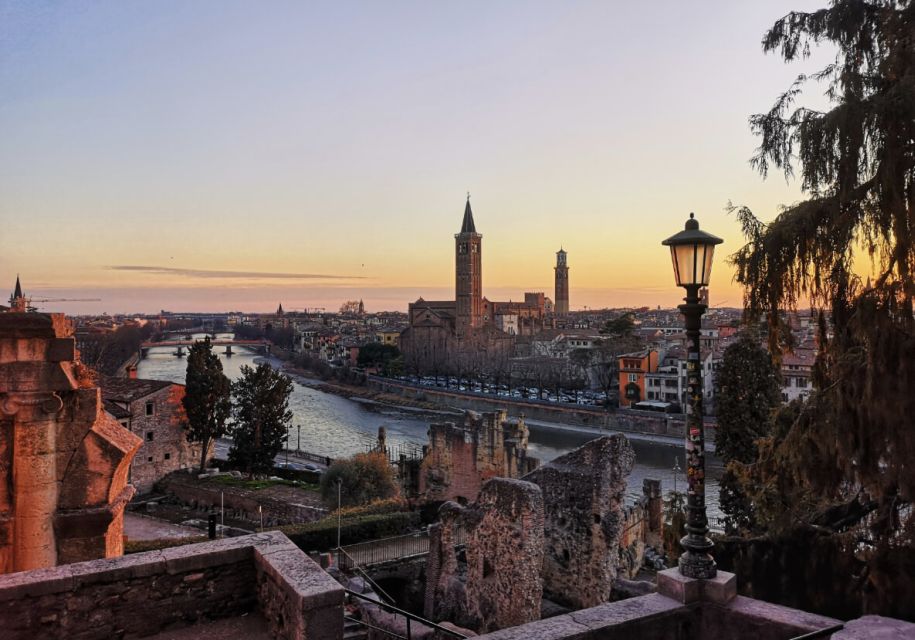 Verona: Essential Verona Private Tour Including Arena - Language