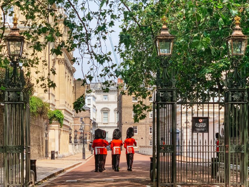 London: Westminster and Changing of the Guard Tour - Changing of the Guard Schedule