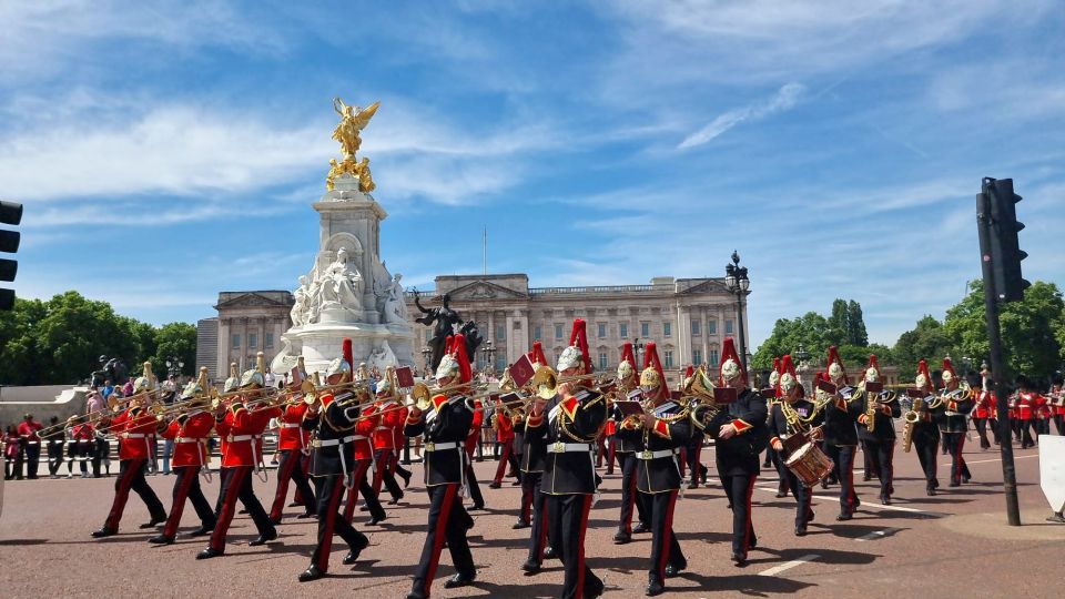 London: Westminster and Changing of the Guard Tour - Common questions