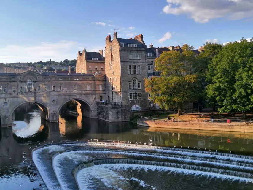 Bath: Sightseeing Boat Cruise With Prosecco - Key Points