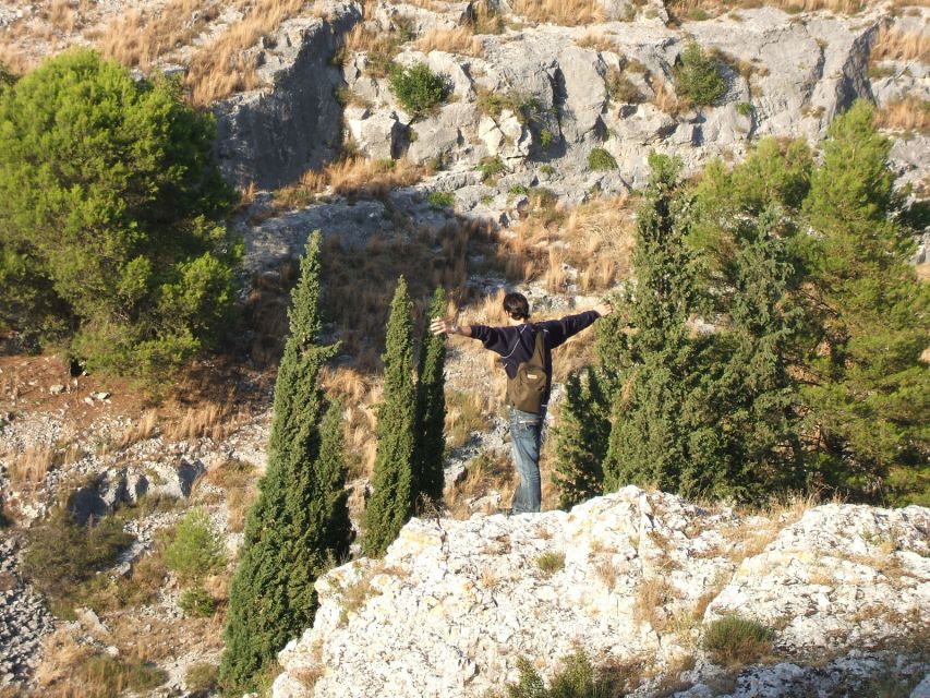 Gravina in Puglia James Bond 007 Guided Walking Tour - Key Points