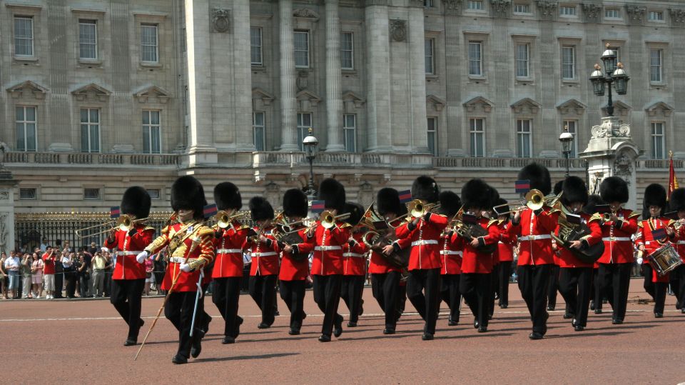 London: 4-Hour Panoramic Tour by Black Taxi - Key Points