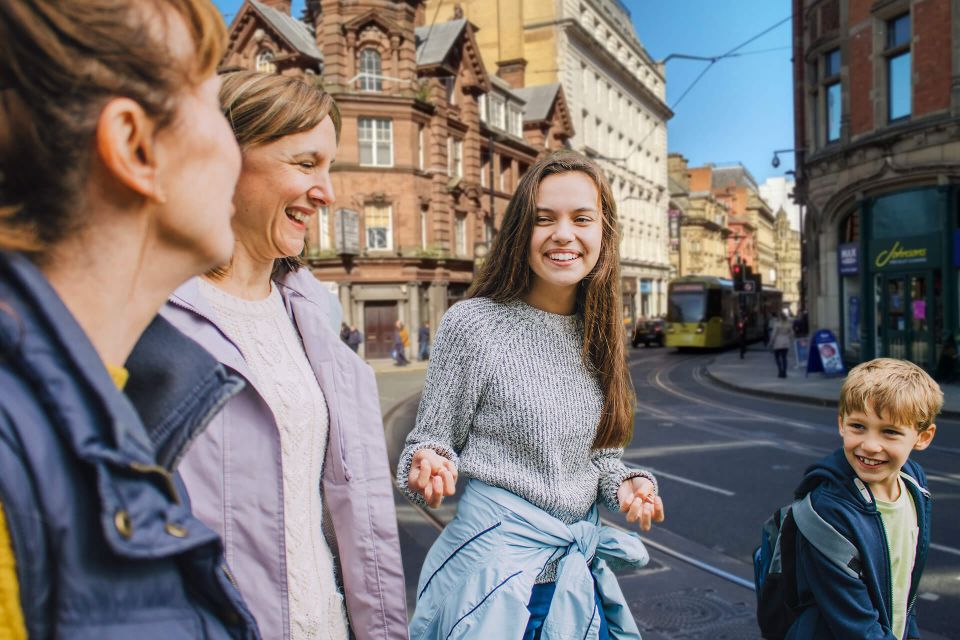 Manchester: Self-Guided City Sightseeing Treasure Hunt - Key Points