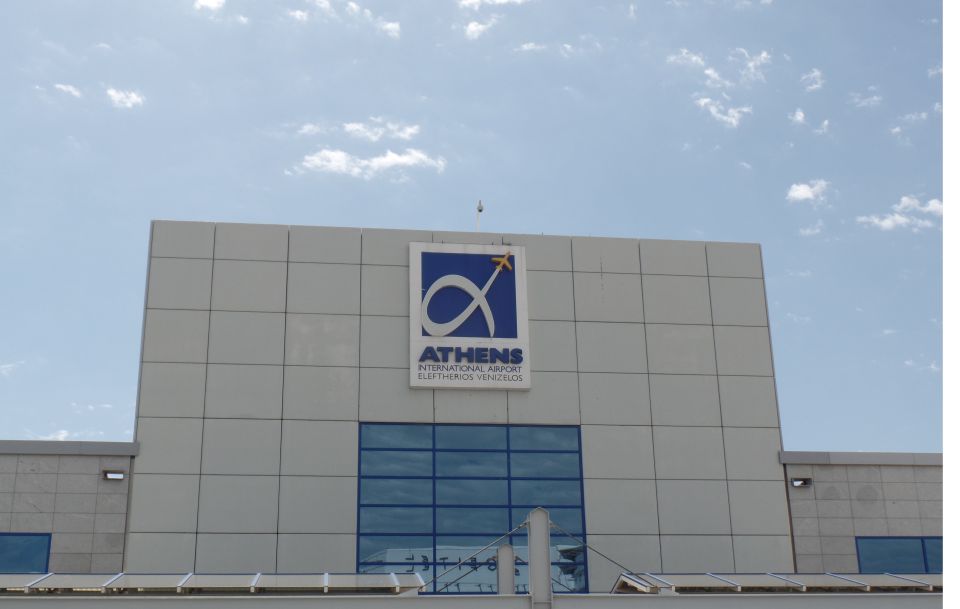 Private Transfer Between Athens Airport and Piraeus Port - Key Points