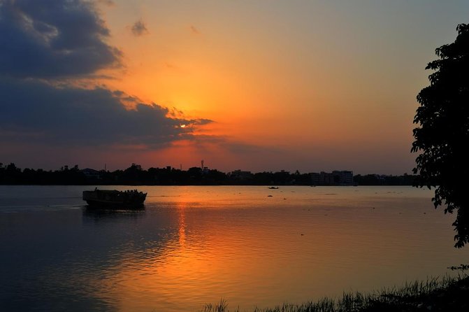 Varanasi Full Day Tour With Boat Ride - Key Points