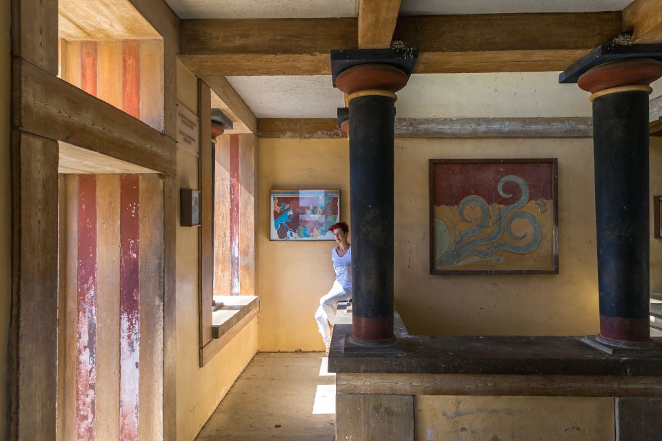 1 knossos palace guided walking tour without tickets Knossos Palace Guided Walking Tour (Without Tickets)