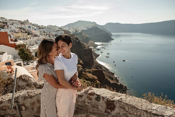 Private Vacation Photography Session With Local Photographer in Santorini