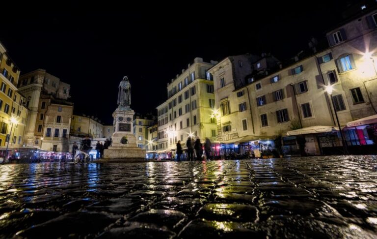 Rome: Guided Walking Tour at Night