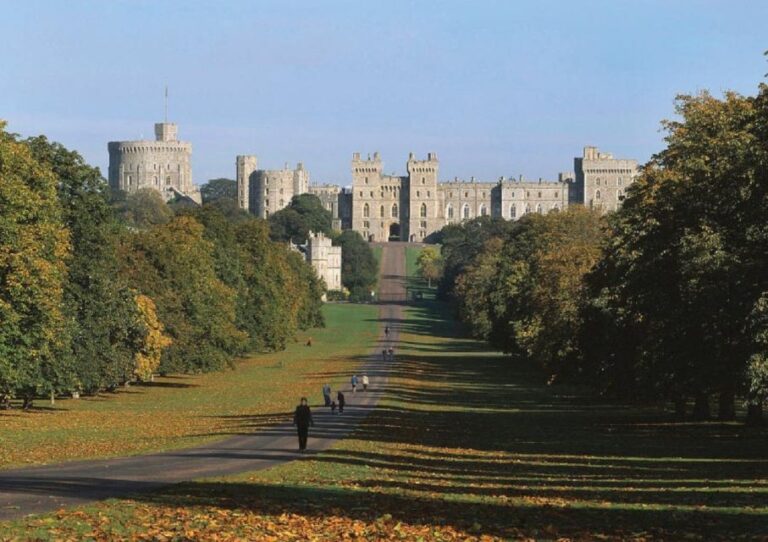 Windsor: Golden Tours Open Top Hop-on Hop-off Bus Tour