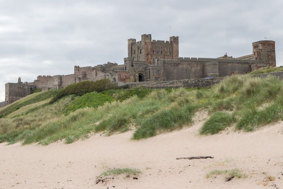 From Edinburgh: Day Trip to Bamburgh and Alnwick Castle - Itinerary