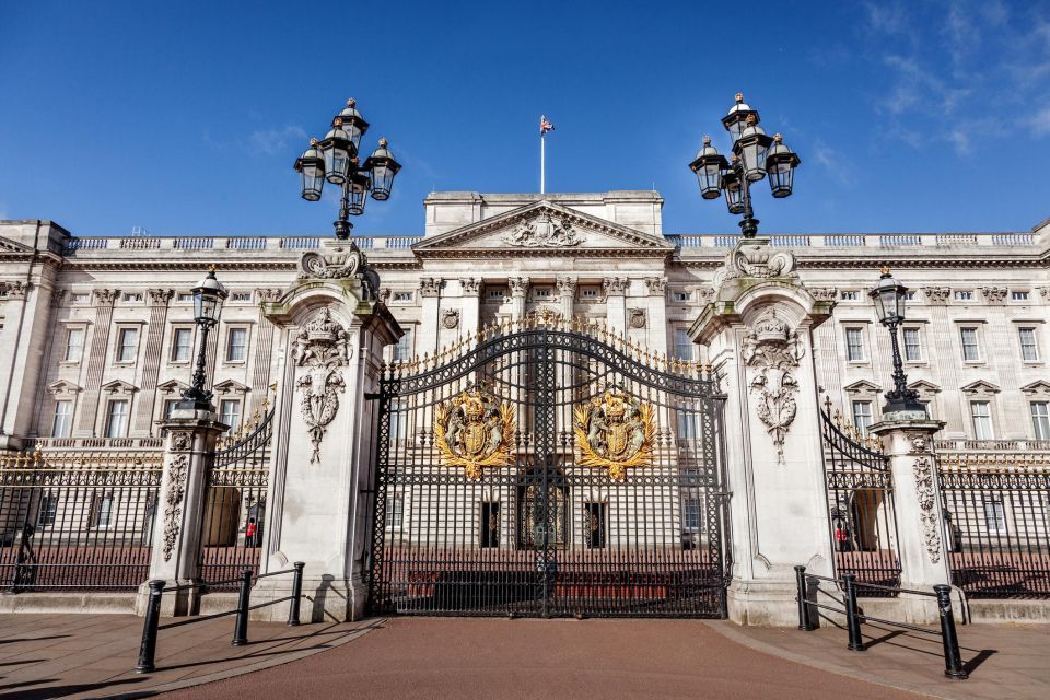 London Royal Walk: Walking Tour With Audio Guide on App - Important Information