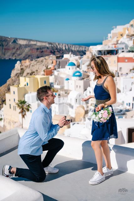 Santorini: Private 1-Hour Photoshoot in Oia or Imerovigli - Booking Directions