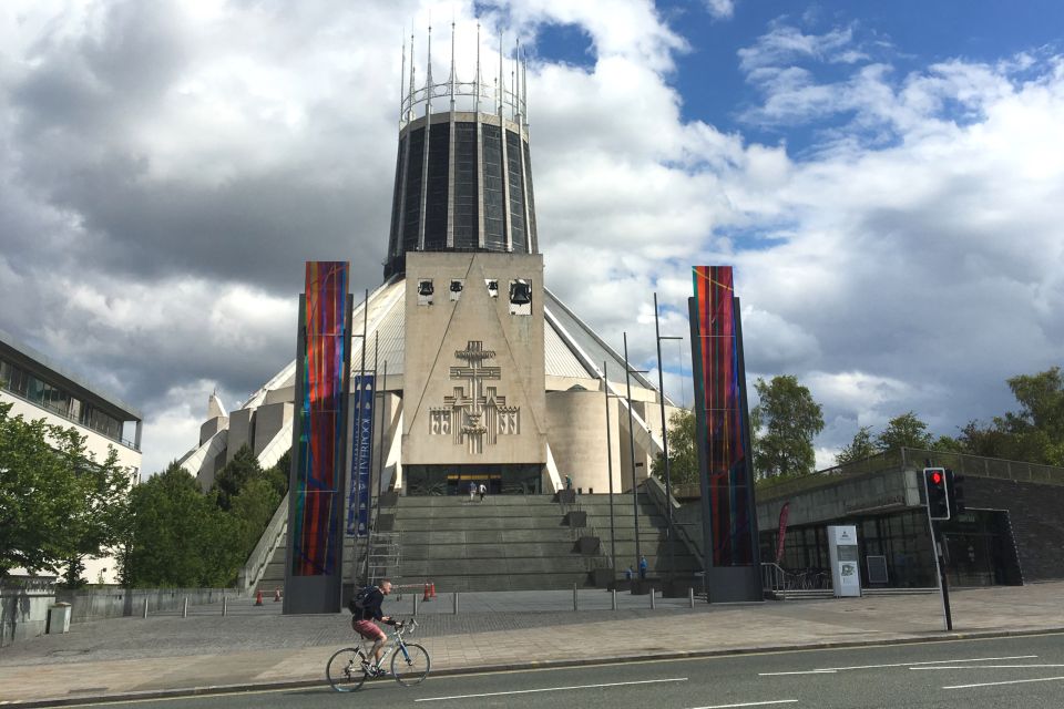 Liverpool: Self-Guided City Sightseeing Treasure Hunt - Key Points