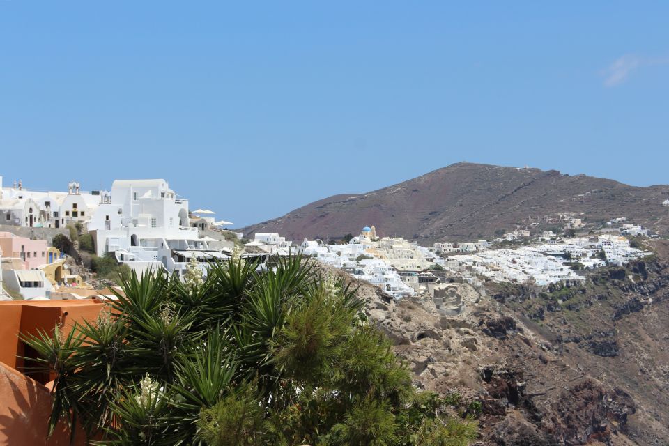 Santorini: Mesa Gonia, Pyrgos and Oia Tour - Common questions