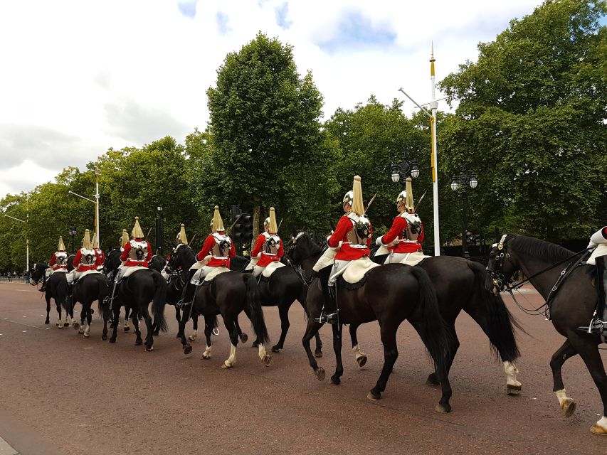 London: The Crown British Royalty Walking Tour - Key Points